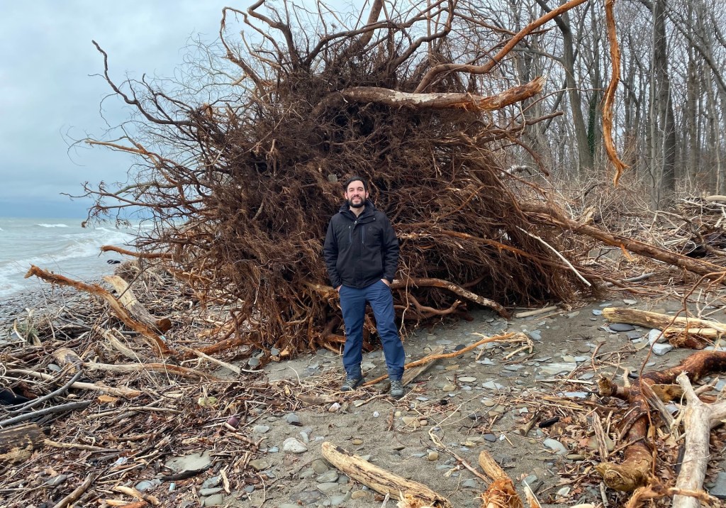 Allow myself to introduce …&nbsp;myself